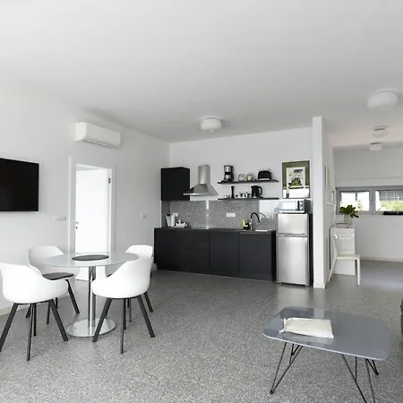 Buric House - M - 95m2 And 54 M2 Terrace * Rovinj